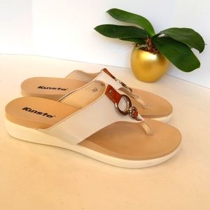 Kunsto white sandals